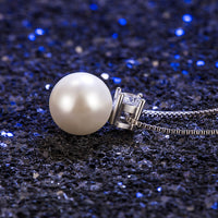 Women's Light Luxury Single Rhinestone Pearl Necklace